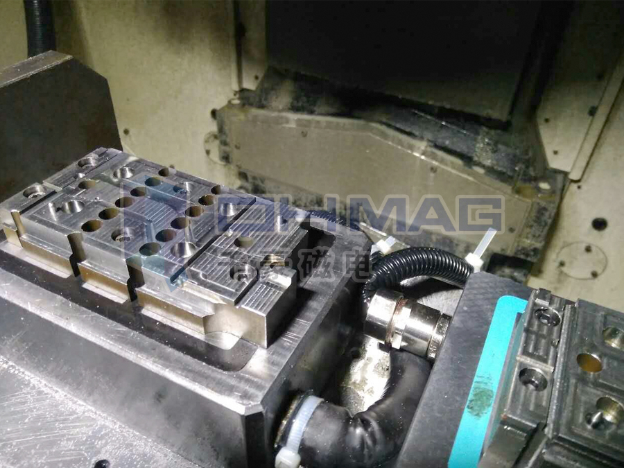 手機(jī)面板加工