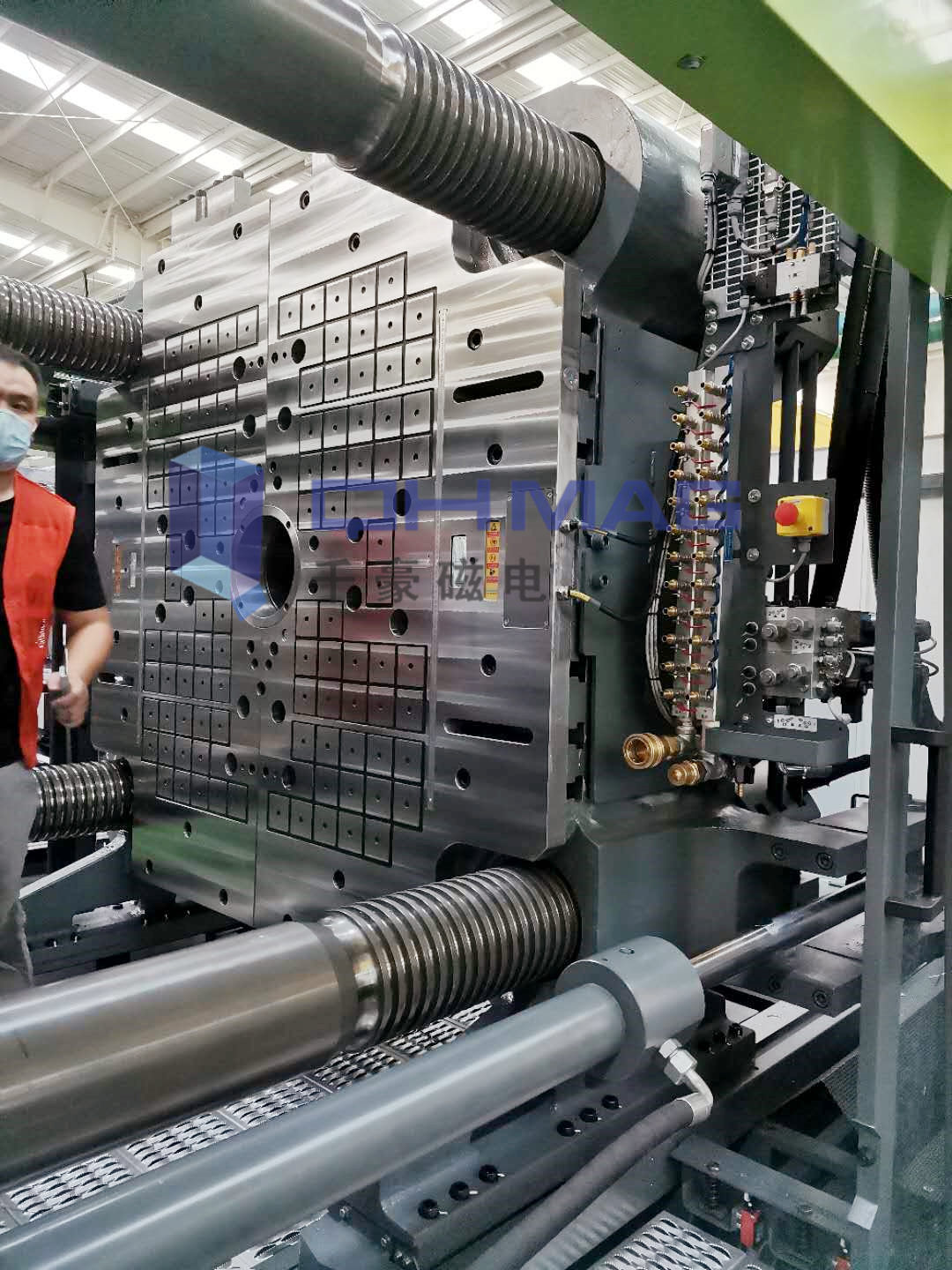 注塑機換模磁力模板，千豪