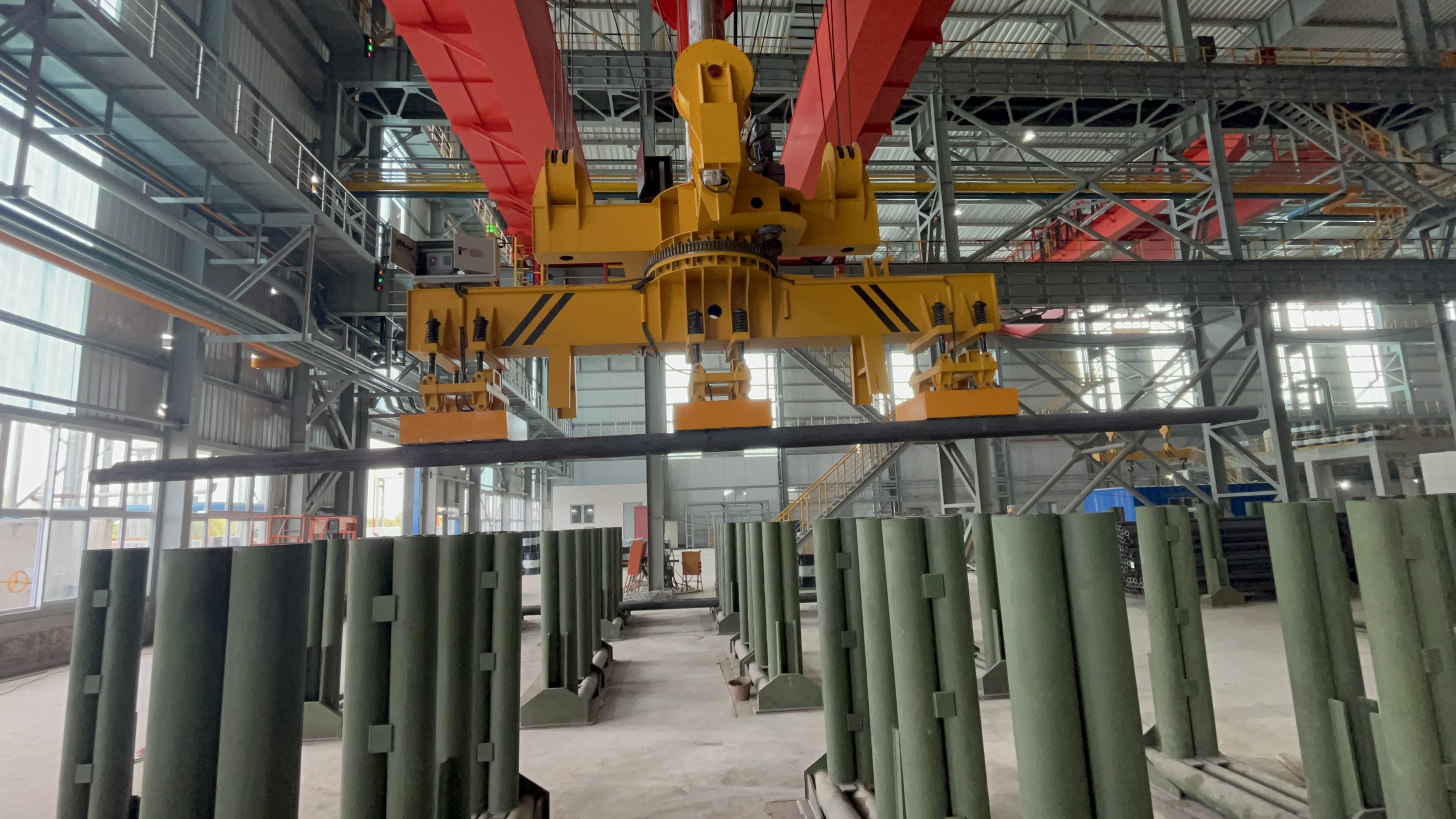 千豪圓坯吊運(yùn)電永磁吊具